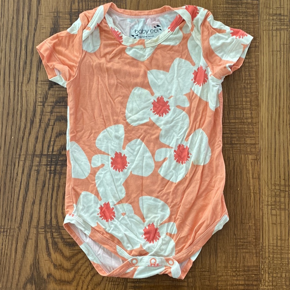 FIGHTING EEL Baby eel zinnia onesie bodysuit